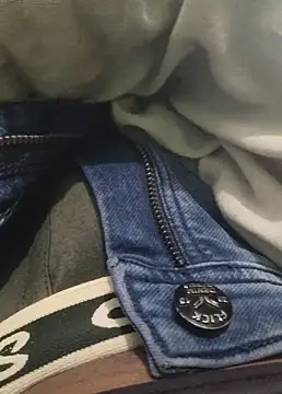 Snapshot of iaparna chatting on 01-14-25, 03:04 iaparna online show from 01-14-25, 03:04