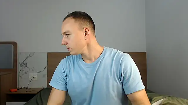 Snapshot of heilgarbest chatting on 10-17-25, 09:01 heilgarbest online show from 10-17-25, 09:01