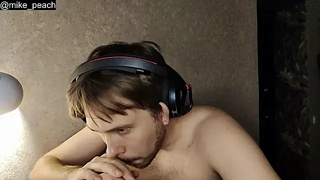 Snapshot of mike_peach chatting on 11-23-25, 10:20 mike peach online show from 11-23-25, 10:20