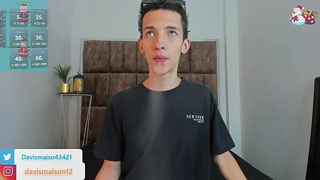 Snapshot of Maisondavis_ chatting on 12-14-24, 09:56 Maisondavis online show from 12-14-24, 09:56