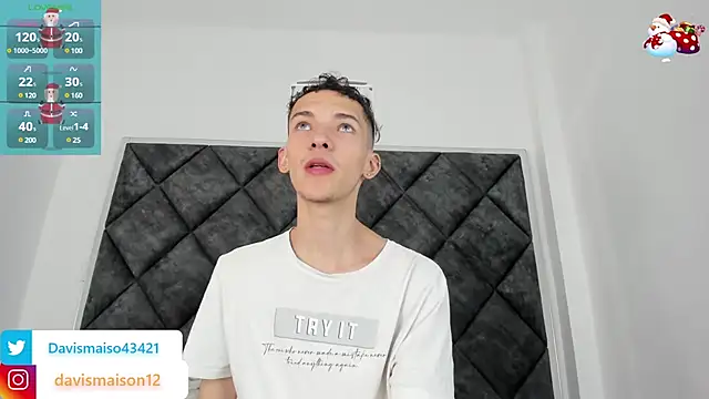 Snapshot of Maisondavis_ chatting on 12-23-24, 10:12 Maisondavis online show from 12-23-24, 10:12