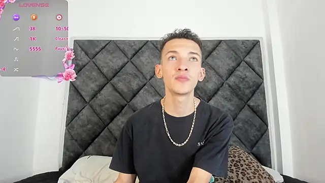 Snapshot of Maisondavis_ chatting on 12-26-24, 11:03 Maisondavis online show from 12-26-24, 11:03