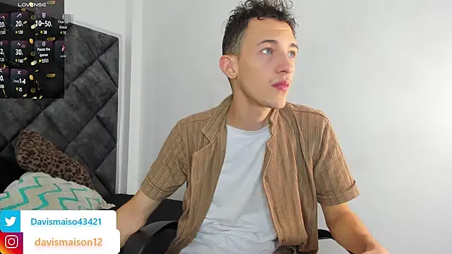 Snapshot of Maisondavis_ chatting on 01-11-25, 10:18 Maisondavis online show from 01-11-25, 10:18