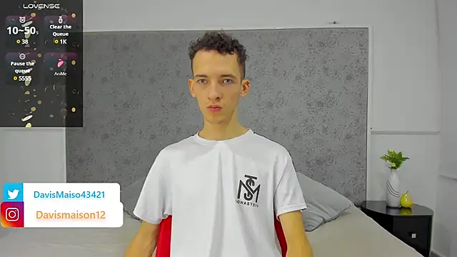 Snapshot of Maisondavis_ chatting on 02-26-25, 09:58 Maisondavis online show from 02-26-25, 09:58