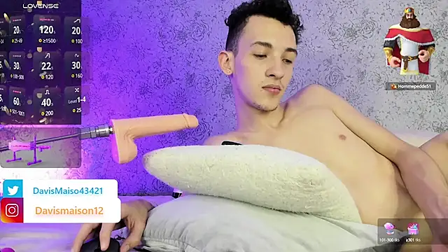 Snapshot of Maisondavis_ chatting on 02-27-25, 11:26 Maisondavis online show from 02-27-25, 11:26