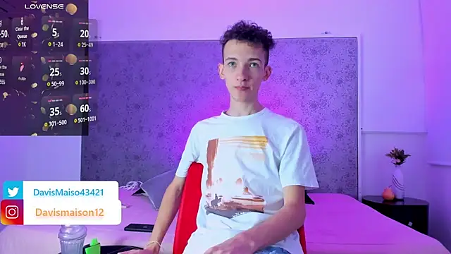 Snapshot of Maisondavis_ chatting on 03-04-25, 11:00 Maisondavis online show from 03-04-25, 11:00