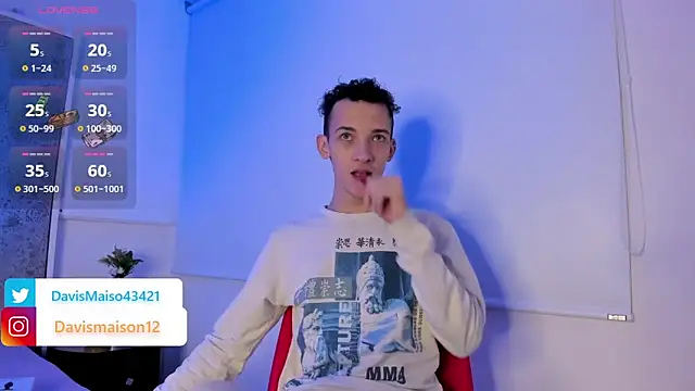 Snapshot of Maisondavis_ chatting on 03-07-25, 01:40 Maisondavis online show from 03-07-25, 01:40