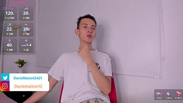 Snapshot of Maisondavis_ chatting on 03-08-25, 08:03 Maisondavis online show from 03-08-25, 08:03