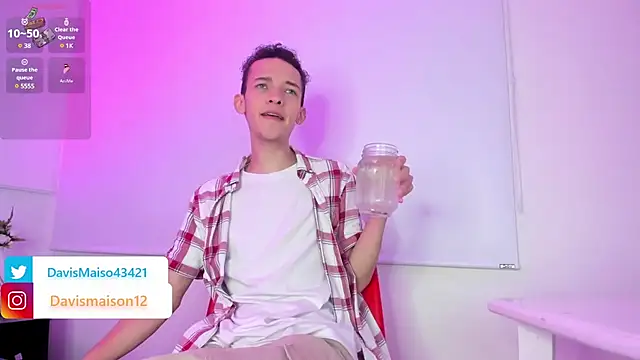 Snapshot of Maisondavis_ chatting on 03-20-25, 09:56 Maisondavis online show from 03-20-25, 09:56