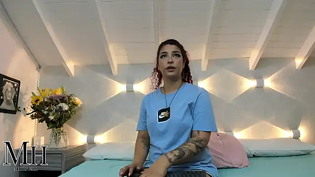 Snapshot of MizzHell chatting on 10-01-25, 12:44 MizzHell online show from 10-01-25, 12:44