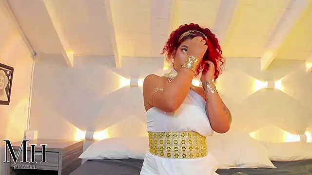 Snapshot of MizzHell chatting on 10-25-25, 12:45 MizzHell online show from 10-25-25, 12:45