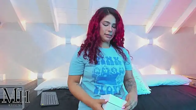 Snapshot of MizzHell chatting on 11-05-25, 12:49 MizzHell online show from 11-05-25, 12:49