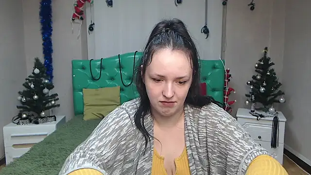 IsabelBlackberry online show from 12-30-24, 03:13