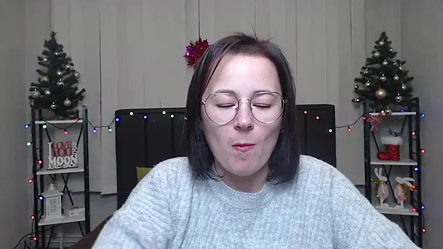 Snapshot of MarieSho chatting on 01-03-25, 10:20 MarieSho online show from 01-03-25, 10:20