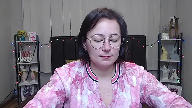 Snapshot of MarieSho chatting on 01-31-25, 07:18 MarieSho online show from 01-31-25, 07:18