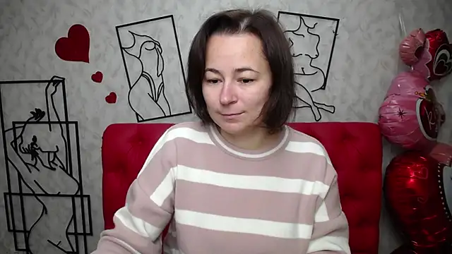 Snapshot of MarieSho chatting on 02-17-25, 07:04 MarieSho online show from 02-17-25, 07:04