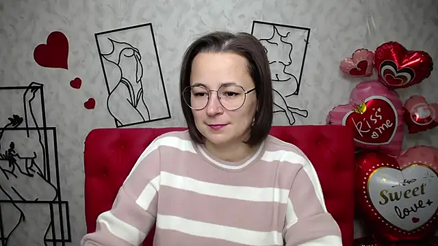 Snapshot of MarieSho chatting on 02-20-25, 06:02 MarieSho online show from 02-20-25, 06:02