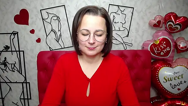 Snapshot of MarieSho chatting on 02-21-25, 12:38 MarieSho online show from 02-21-25, 12:38