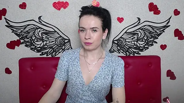 Snapshot of JasmineKouch chatting on 02-17-25, 12:21 JasmineKouch online show from 02-17-25, 12:21
