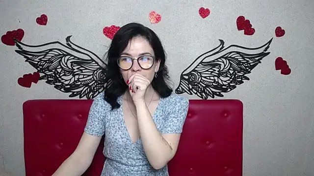 Snapshot of JasmineKouch chatting on 03-17-25, 12:30 JasmineKouch online show from 03-17-25, 12:30