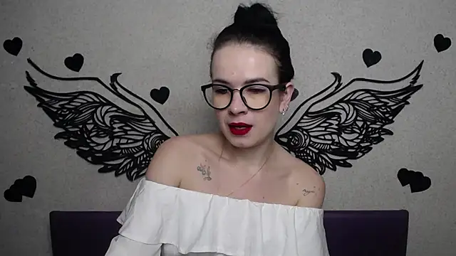 Snapshot of JasmineKouch chatting on 10-16-25, 05:25 JasmineKouch online show from 10-16-25, 05:25