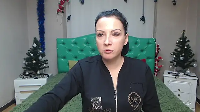 ElizabethSho online show from 01-18-25, 09:34