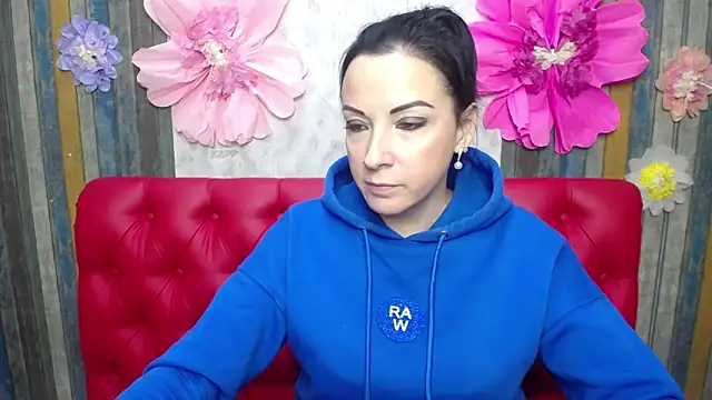 Snapshot of ElizabethSho chatting on 01-17-26, 06:22 ElizabethSho online show from 01-17-26, 06:22