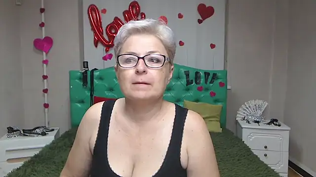 EmiliaGree online show from 09-17-25, 05:14