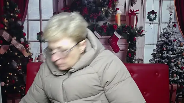 Snapshot of EmiliaGree chatting on 01-17-26, 06:33 EmiliaGree online show from 01-17-26, 06:33