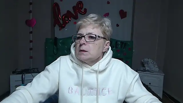 Snapshot of EmiliaGree chatting on 02-04-26, 06:25 EmiliaGree online show from 02-04-26, 06:25