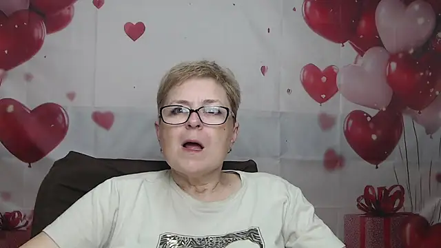 Snapshot of EmiliaGree chatting on 05-29-26, 05:00 EmiliaGree online show from 05-29-26, 05:00