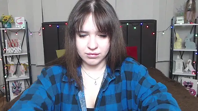 LauraHlot online show from 02-10-25, 06:24