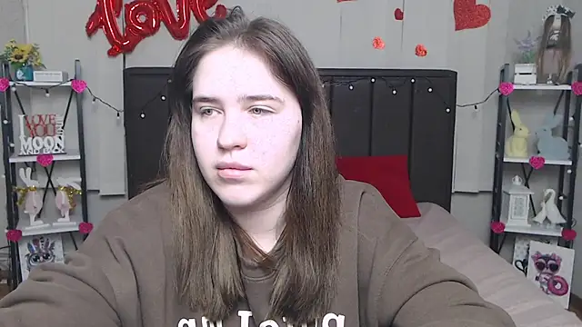 LauraHlot online show from 03-11-25, 04:43