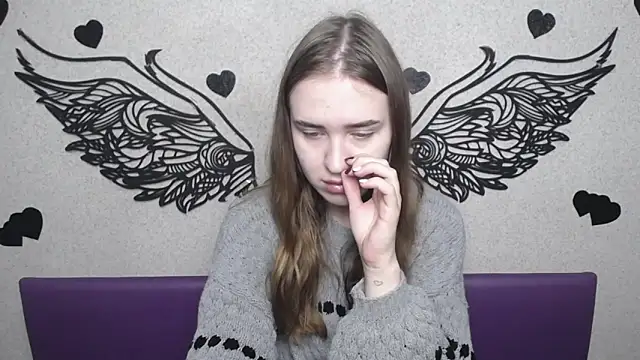 LauraHlot online show from 10-05-25, 05:39