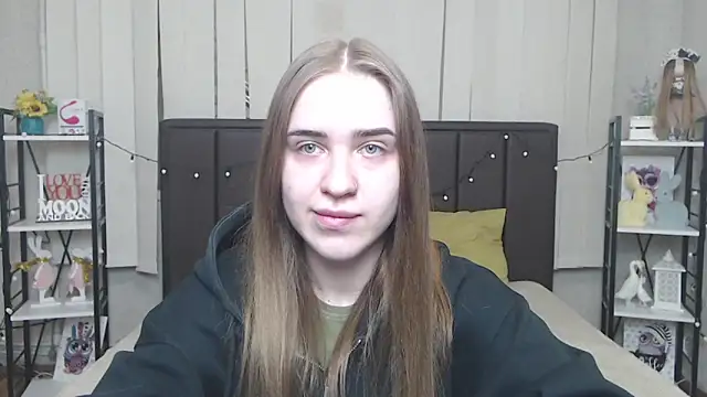 LauraHlot online show from 10-12-25, 05:50