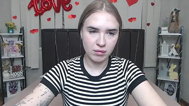 LauraHlot online show from 03-31-26, 06:14