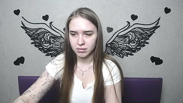 Snapshot of LauraHlot chatting on 04-26-26, 05:54 LauraHlot online show from 04-26-26, 05:54