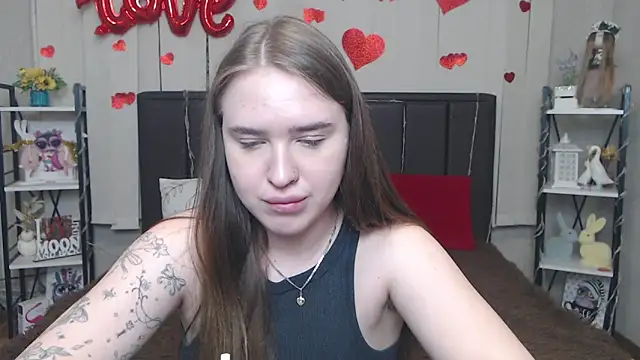 Snapshot of LauraHlot chatting on 05-07-26, 06:13 LauraHlot online show from 05-07-26, 06:13