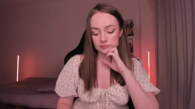 WalkingGirl online show from 01-26-25, 08:23