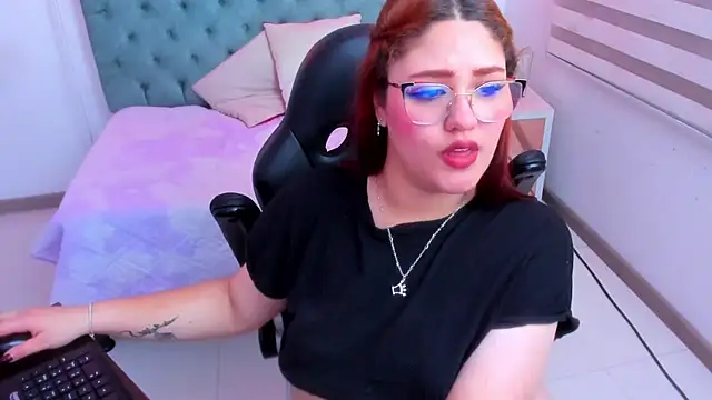 Camiila Osorio online show from 03-12-25, 06:40