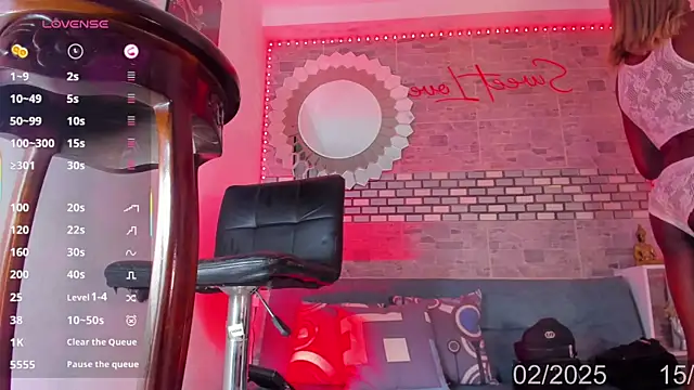 Snapshot of Karla-Ebony chatting on 02-15-25, 09:15 Karla-Ebony online show from 02-15-25, 09:15