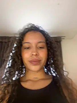 Snapshot of MarieLeon chatting on 06-15-26, 08:22 MarieLeon online show from 06-15-26, 08:22