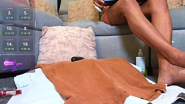 anellejones online show from 11-22-25, 03:49