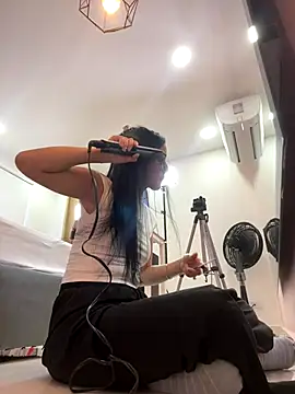 ariel jonees online show from 12-02-25, 05:19