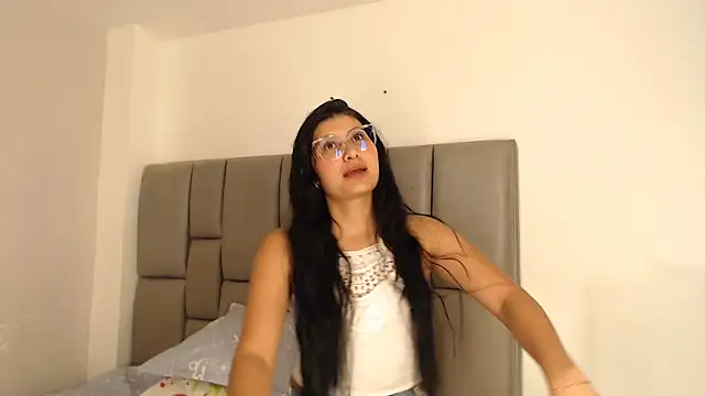 cloehonney online show from 04-01-26, 10:51