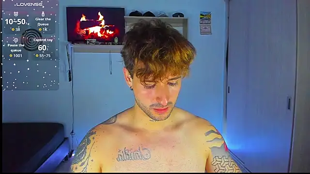 Snapshot of Ares_blue chatting on 02-19-26, 12:06 Ares blue online show from 02-19-26, 12:06