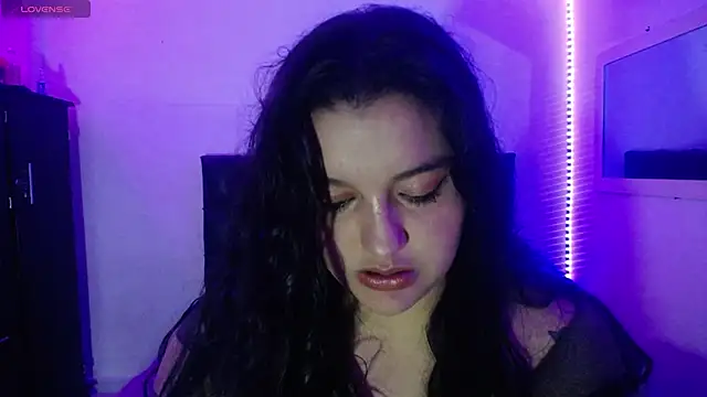 Laurenkenner  online show from 10-11-25, 08:07