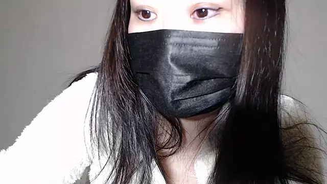 Snapshot of Hika-Channel chatting on 12-22-25, 11:24 Hika-Channel online show from 12-22-25, 11:24