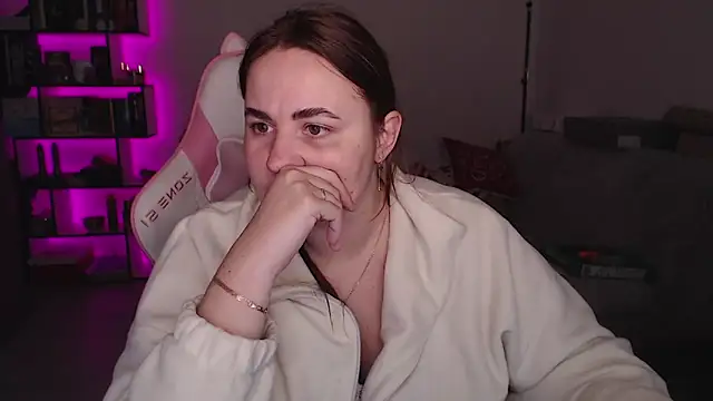 Snapshot of SexyWitch_666 chatting on 12-18-25, 04:40 SexyWitch 666 online show from 12-18-25, 04:40