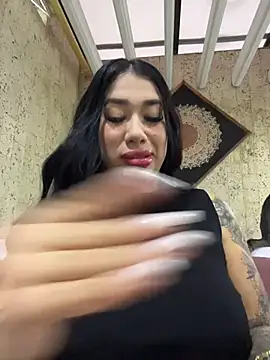 kiim taaylor online show from 11-14-25, 10:36